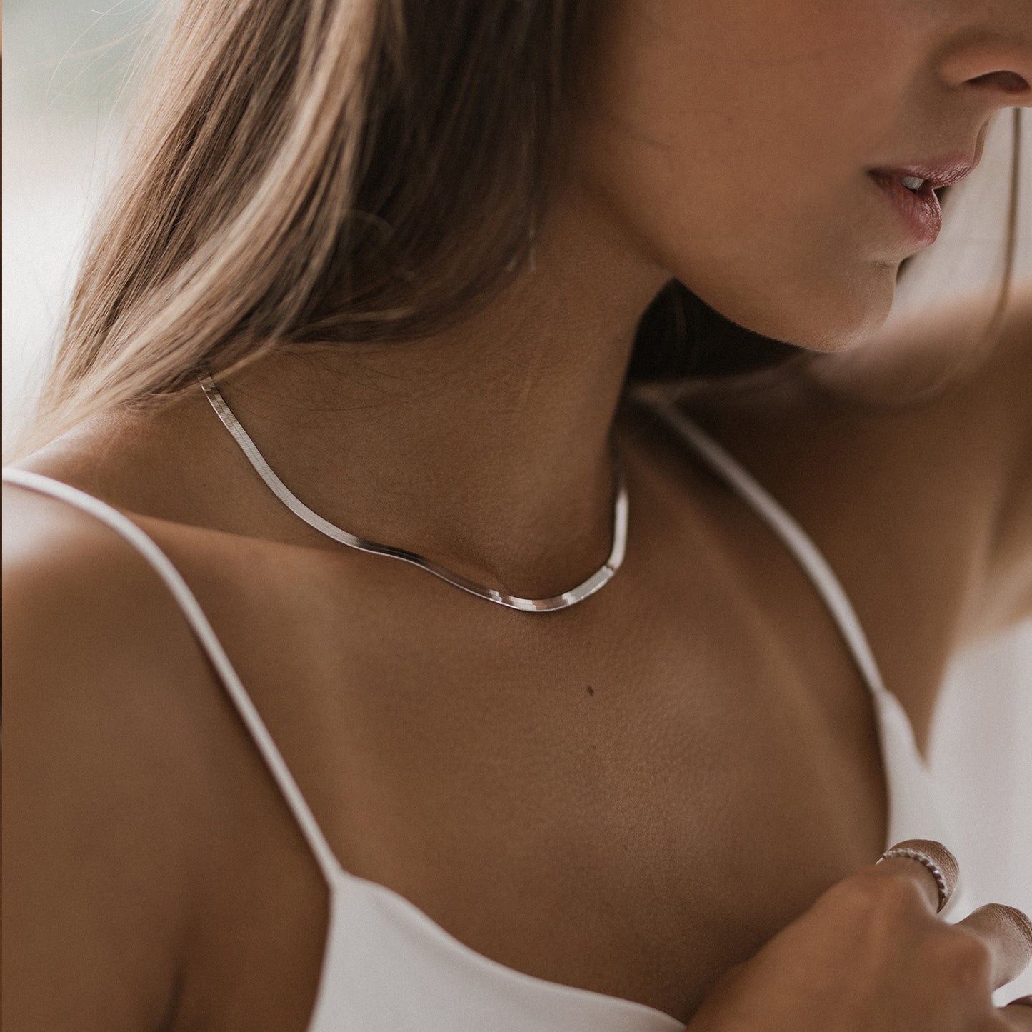 collar escarlata