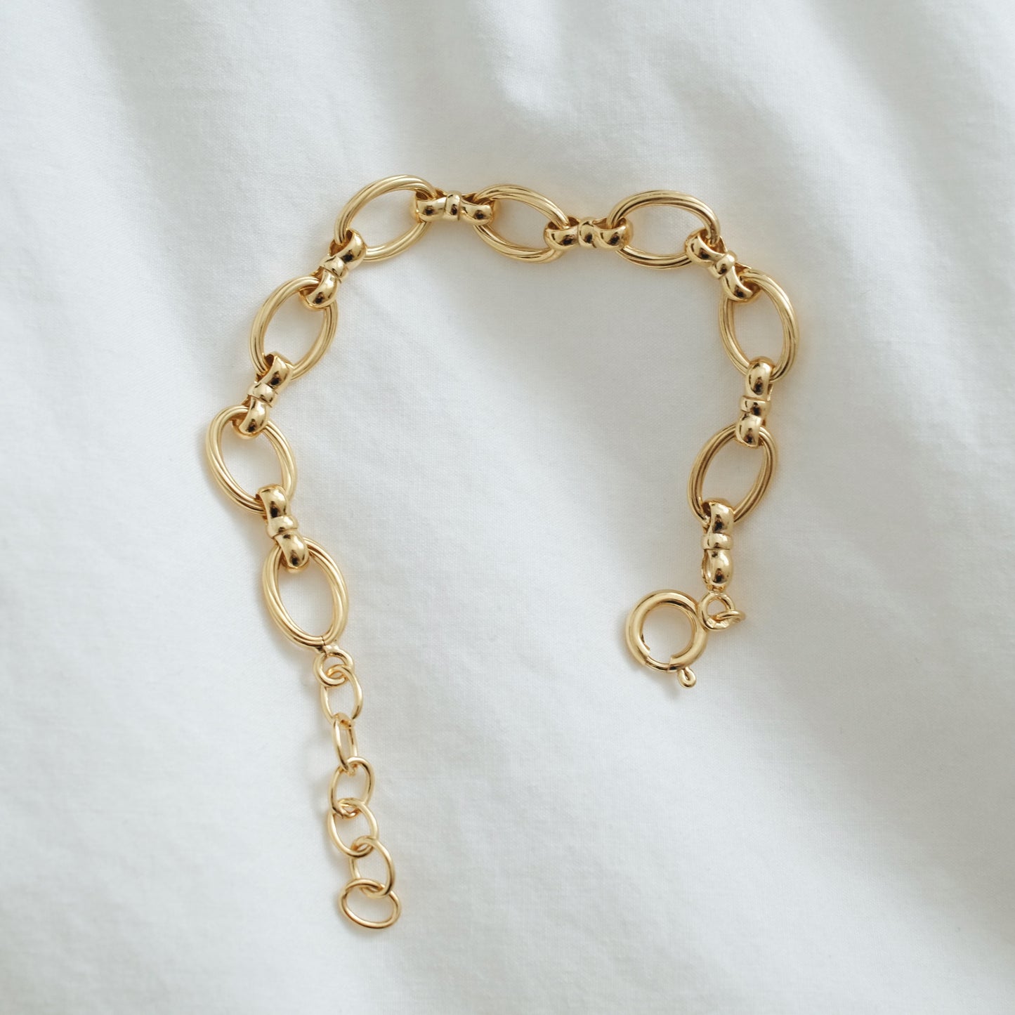 Marguerite bracelet