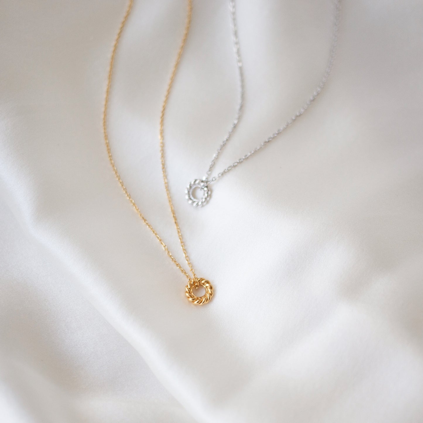 Cora necklace